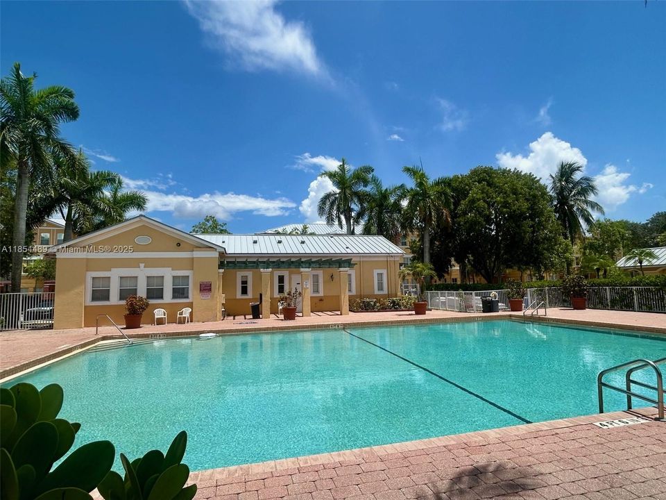 Active With Contract: $259,000 (3 beds, 2 baths, 1457 Square Feet)