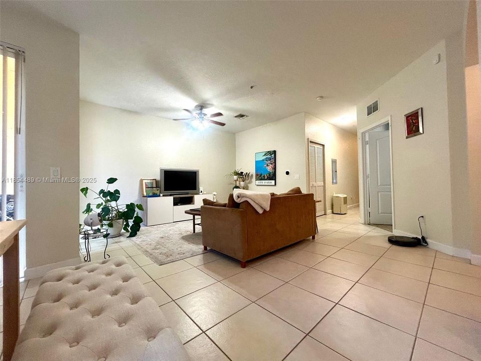 Active With Contract: $259,000 (3 beds, 2 baths, 1457 Square Feet)