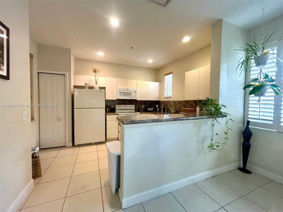 Active With Contract: $259,000 (3 beds, 2 baths, 1457 Square Feet)