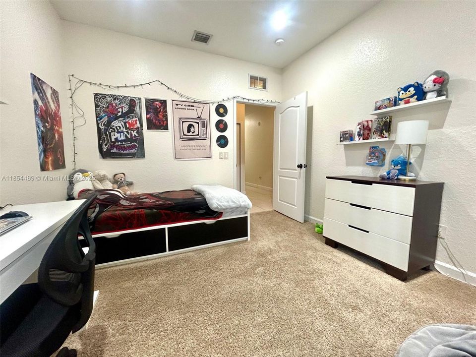 Active With Contract: $259,000 (3 beds, 2 baths, 1457 Square Feet)