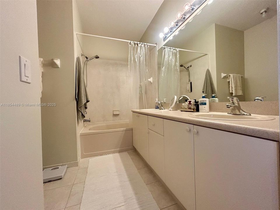 Active With Contract: $259,000 (3 beds, 2 baths, 1457 Square Feet)