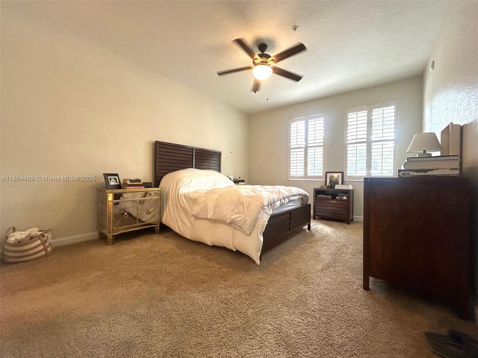 Active With Contract: $259,000 (3 beds, 2 baths, 1457 Square Feet)