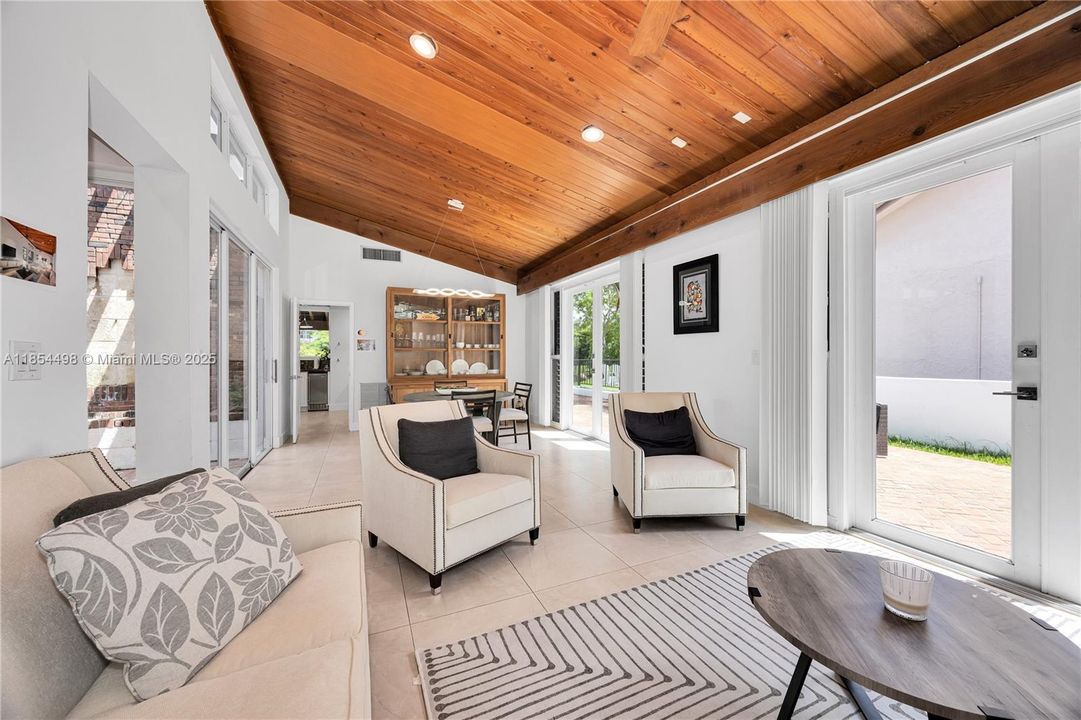 Active With Contract: $2,100,000 (5 beds, 3 baths, 3883 Square Feet)