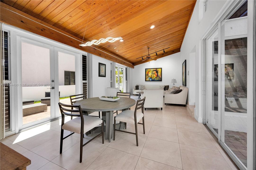 Active With Contract: $2,100,000 (5 beds, 3 baths, 3883 Square Feet)