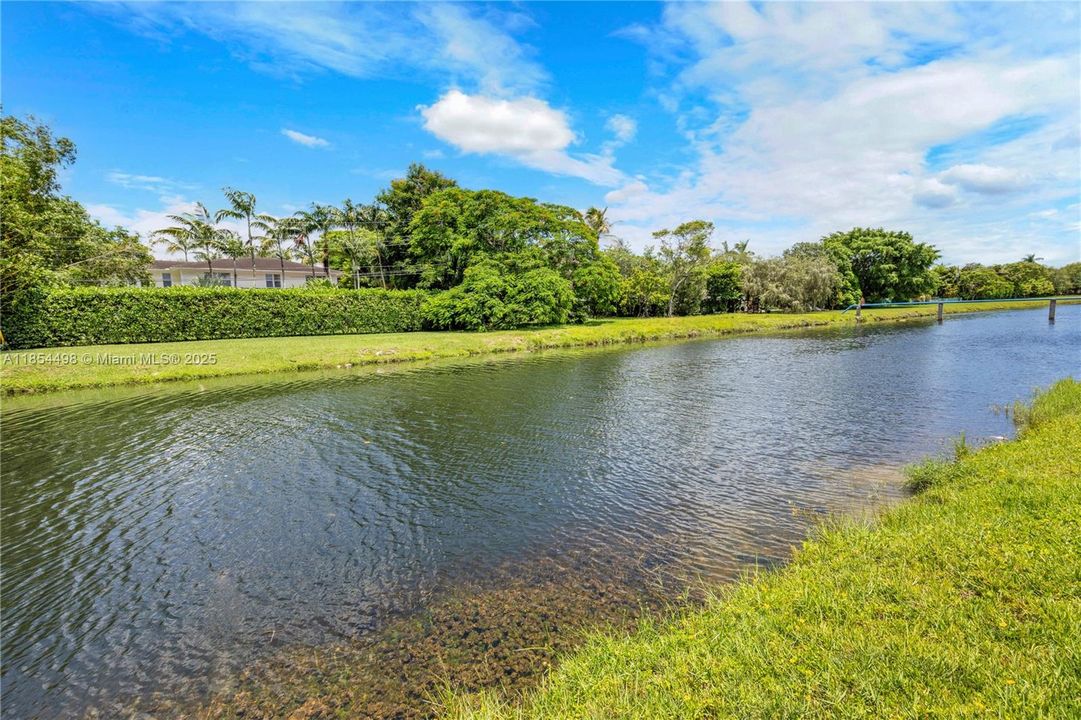 Active With Contract: $2,100,000 (5 beds, 3 baths, 3883 Square Feet)