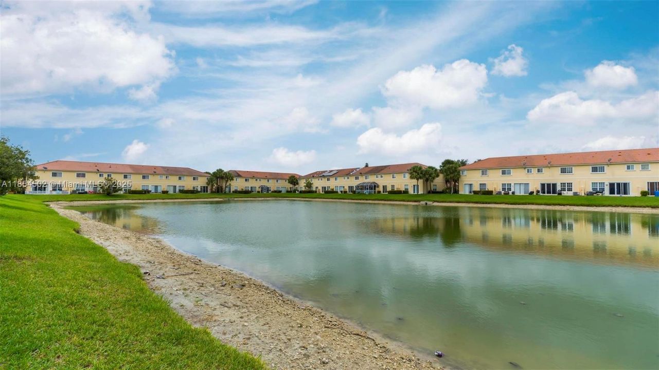 Recently Sold: $375,000 (3 beds, 3 baths, 1514 Square Feet)