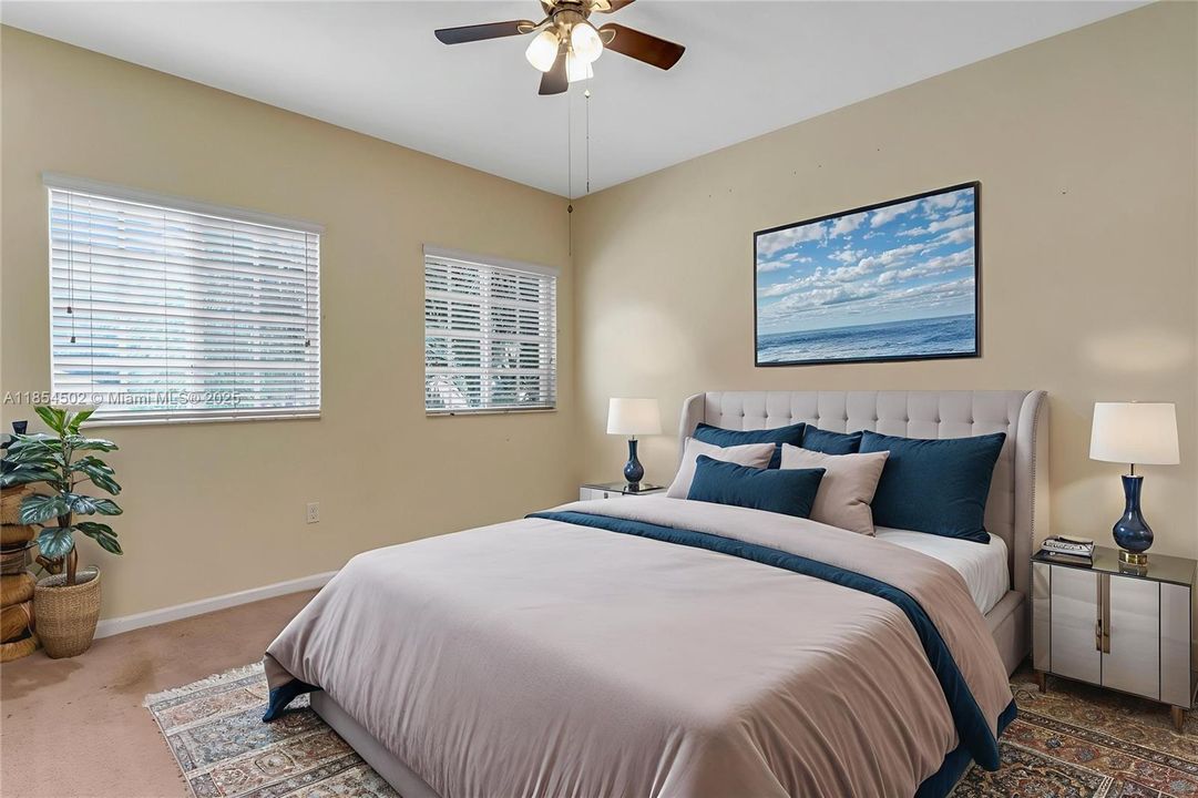 Recently Sold: $375,000 (3 beds, 3 baths, 1514 Square Feet)