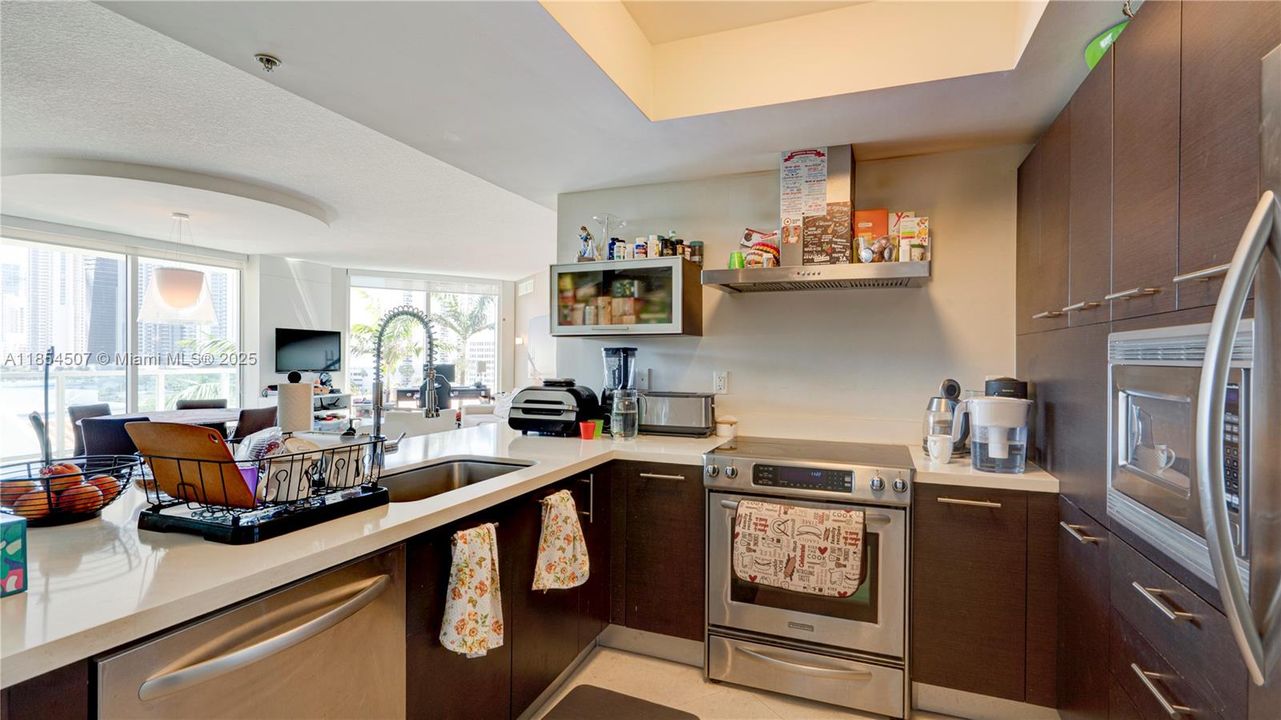 待售: $887,500 (3 贝兹, 2 浴室, 1447 平方英尺)