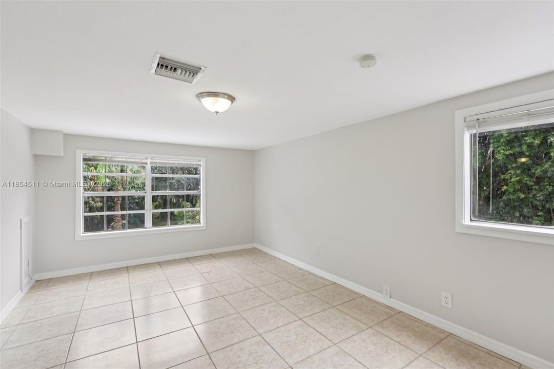 For Sale: $527,500 (4 beds, 2 baths, 2138 Square Feet)