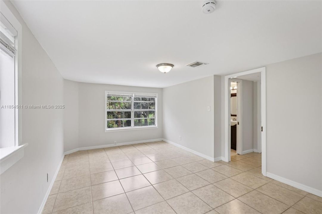 For Sale: $527,500 (4 beds, 2 baths, 2138 Square Feet)