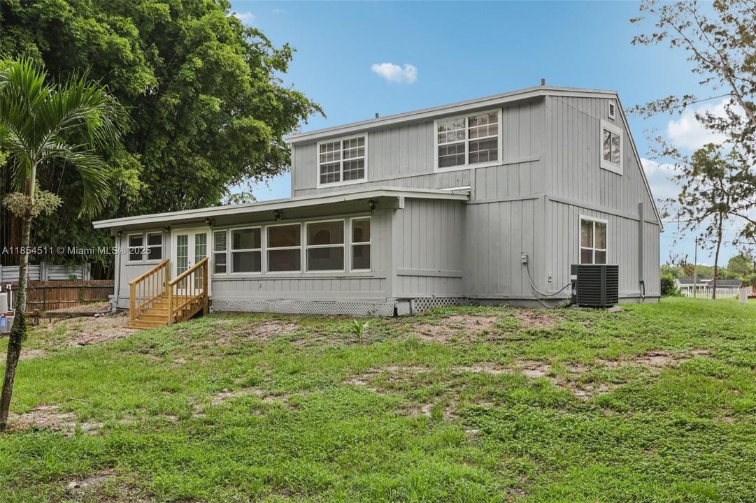 For Sale: $527,500 (4 beds, 2 baths, 2138 Square Feet)