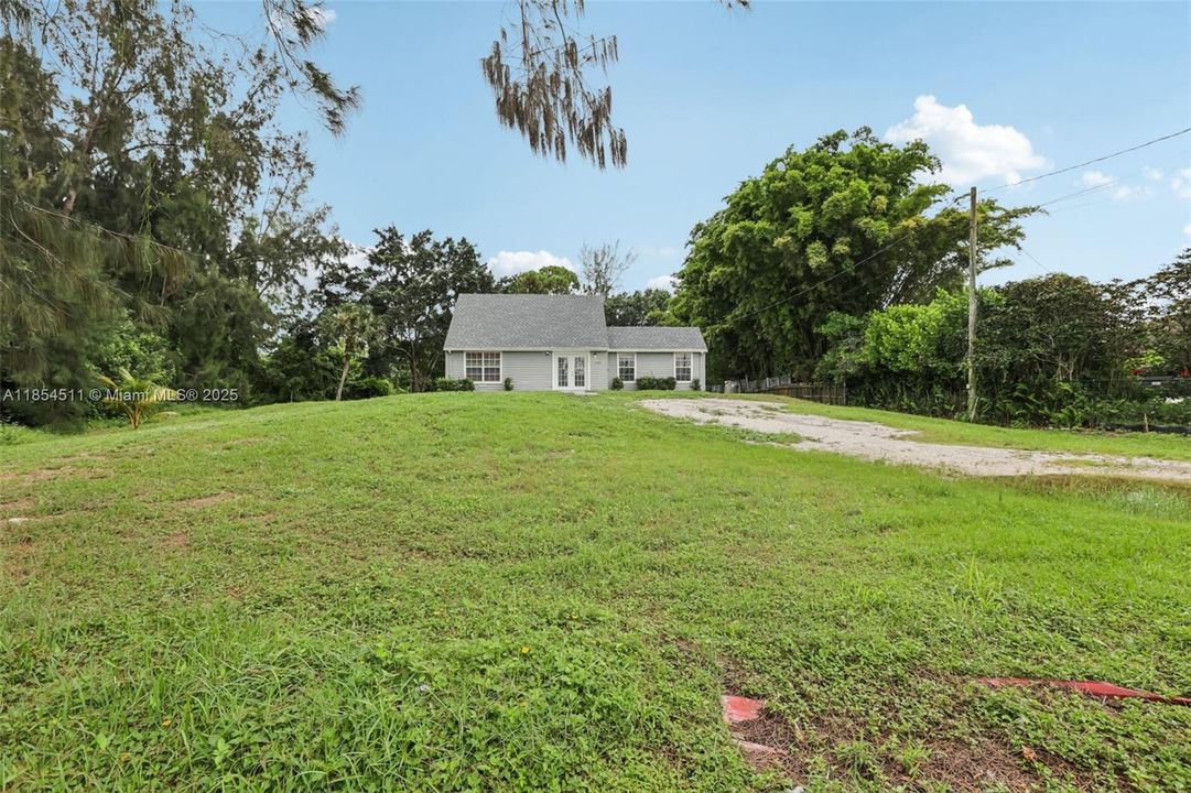 For Sale: $527,500 (4 beds, 2 baths, 2138 Square Feet)