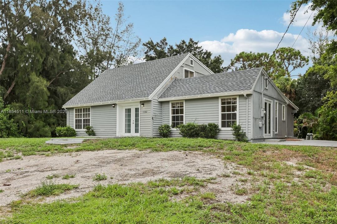 For Sale: $527,500 (4 beds, 2 baths, 2138 Square Feet)