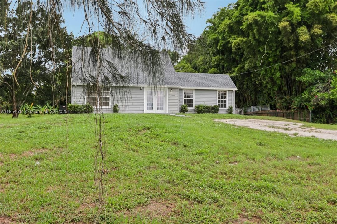 For Sale: $527,500 (4 beds, 2 baths, 2138 Square Feet)