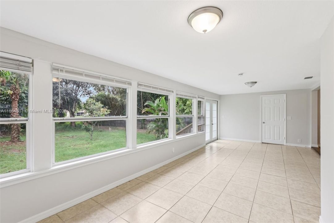 For Sale: $527,500 (4 beds, 2 baths, 2138 Square Feet)