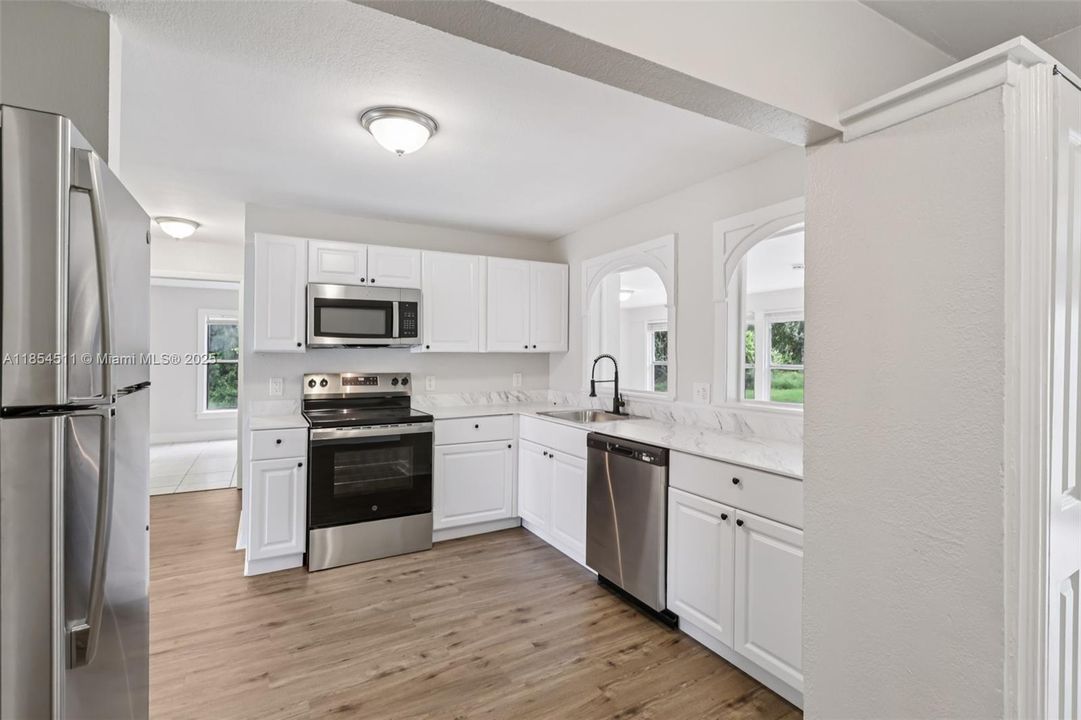 For Sale: $527,500 (4 beds, 2 baths, 2138 Square Feet)