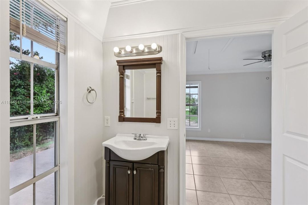 For Sale: $527,500 (4 beds, 2 baths, 2138 Square Feet)