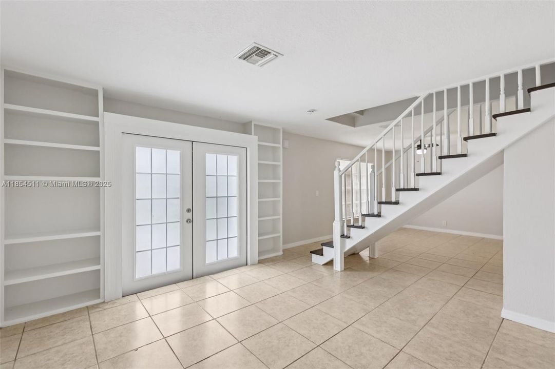 For Sale: $527,500 (4 beds, 2 baths, 2138 Square Feet)