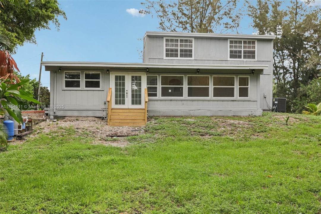 For Sale: $527,500 (4 beds, 2 baths, 2138 Square Feet)