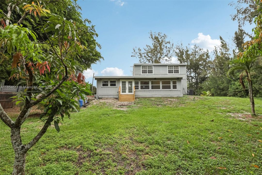 For Sale: $527,500 (4 beds, 2 baths, 2138 Square Feet)