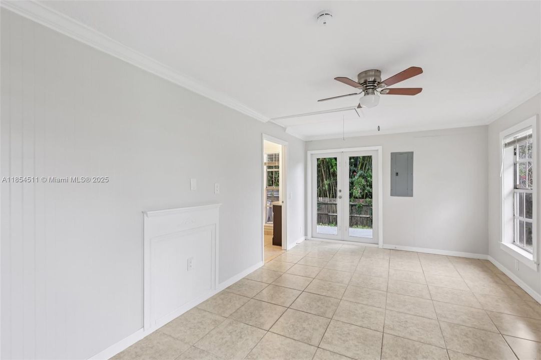 For Sale: $527,500 (4 beds, 2 baths, 2138 Square Feet)