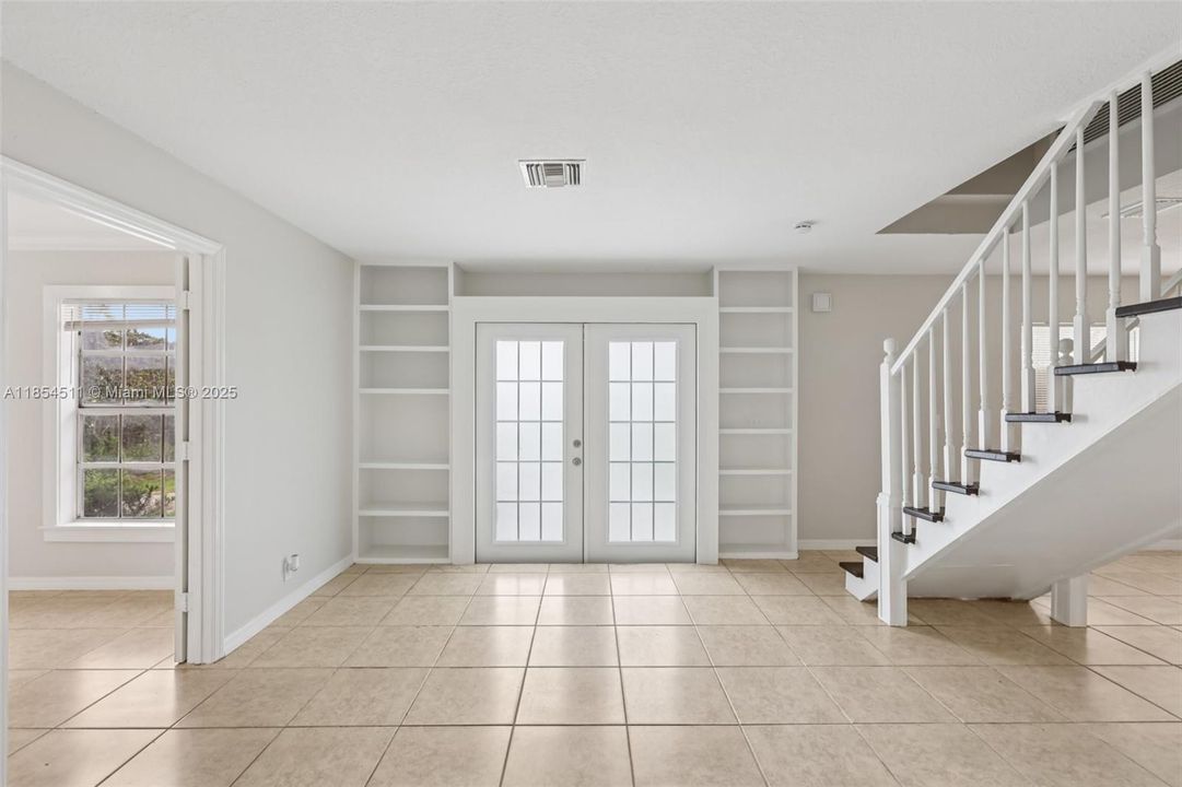 For Sale: $527,500 (4 beds, 2 baths, 2138 Square Feet)