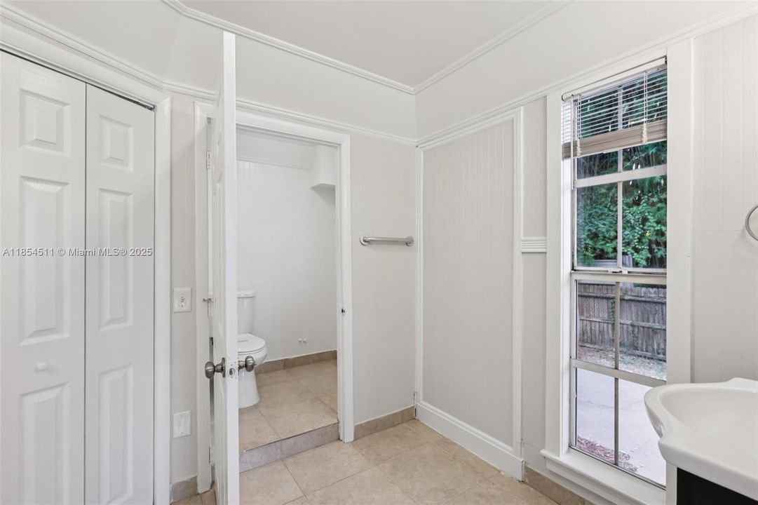 For Sale: $527,500 (4 beds, 2 baths, 2138 Square Feet)