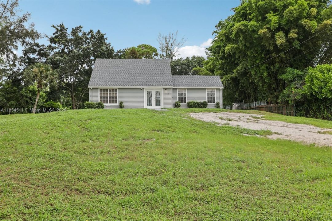 For Sale: $527,500 (4 beds, 2 baths, 2138 Square Feet)