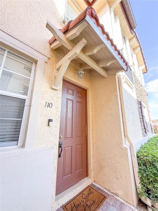 Недавно арендовано: $2,000 (3 спален, 2 ванн, 1379 Квадратных фут)