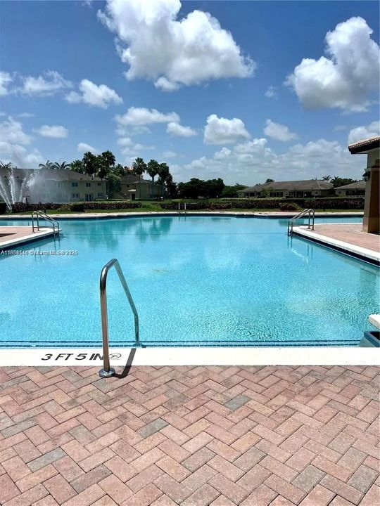 Недавно арендовано: $2,000 (3 спален, 2 ванн, 1379 Квадратных фут)