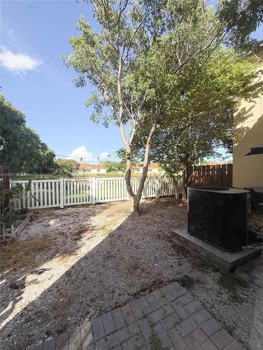 Недавно арендовано: $2,000 (3 спален, 2 ванн, 1379 Квадратных фут)