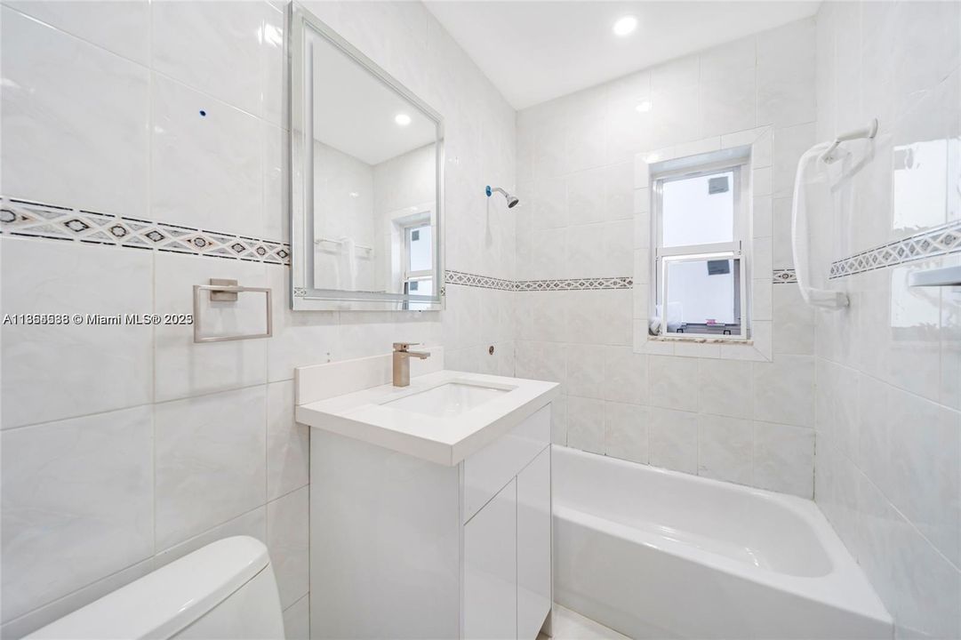 На продажу: $890,000 (0 спален, 0 ванн, 1805 Квадратных фут)