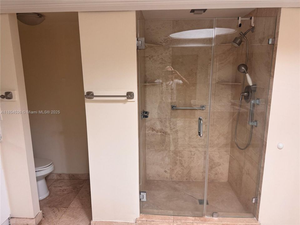 合同活跃: $7,400 (3 贝兹, 2 浴室, 1782 平方英尺)