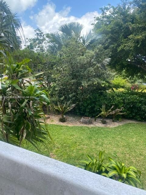 合同活跃: $7,400 (3 贝兹, 2 浴室, 1782 平方英尺)