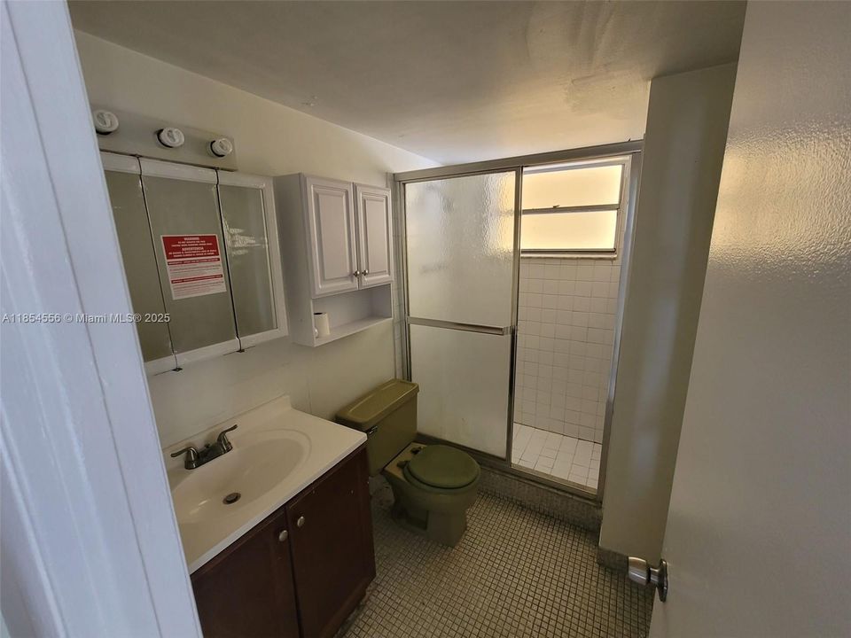 For Sale: $219,000 (2 beds, 2 baths, 1166 Square Feet)