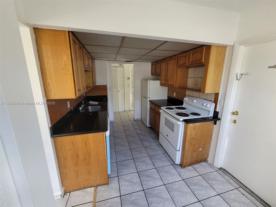 For Sale: $219,000 (2 beds, 2 baths, 1166 Square Feet)