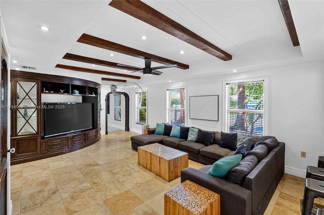 For Sale: $5,699,000 (7 beds, 5 baths, 6288 Square Feet)