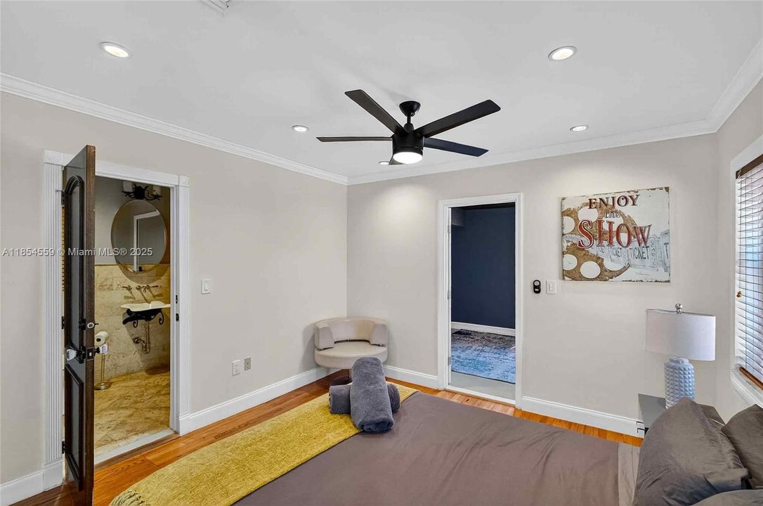 For Sale: $5,699,000 (7 beds, 5 baths, 6288 Square Feet)