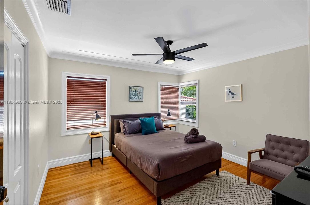 For Sale: $5,699,000 (7 beds, 5 baths, 6288 Square Feet)