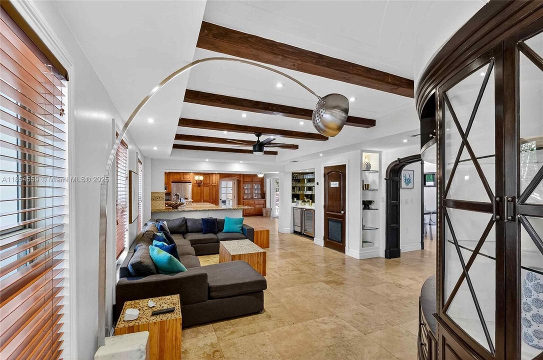 For Sale: $5,699,000 (7 beds, 5 baths, 6288 Square Feet)