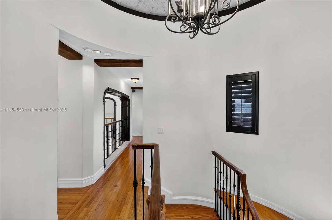 For Sale: $5,699,000 (7 beds, 5 baths, 6288 Square Feet)