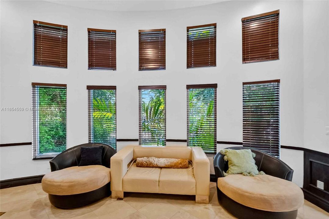 PRIVATE OFFICE IN PRIMARY BEDROOM