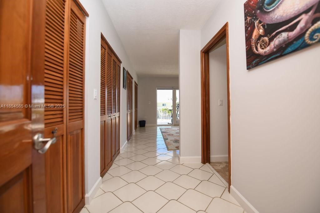 Недавно арендовано: $8,500 (5 спален, 4 ванн, 3362 Квадратных фут)