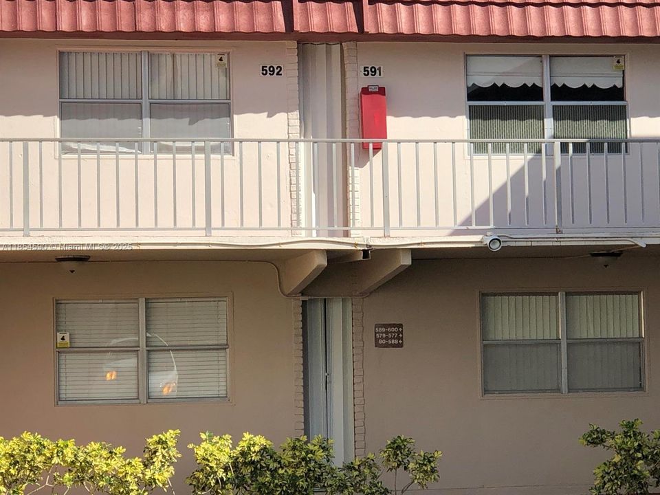 На продажу: $115,000 (1 спален, 1 ванн, 720 Квадратных фут)