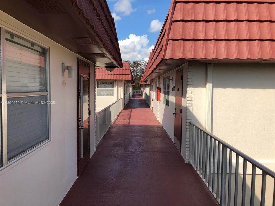 На продажу: $115,000 (1 спален, 1 ванн, 720 Квадратных фут)