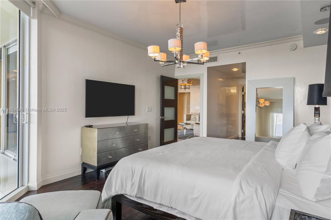 For Sale: $3,300,000 (3 beds, 3 baths, 2214 Square Feet)