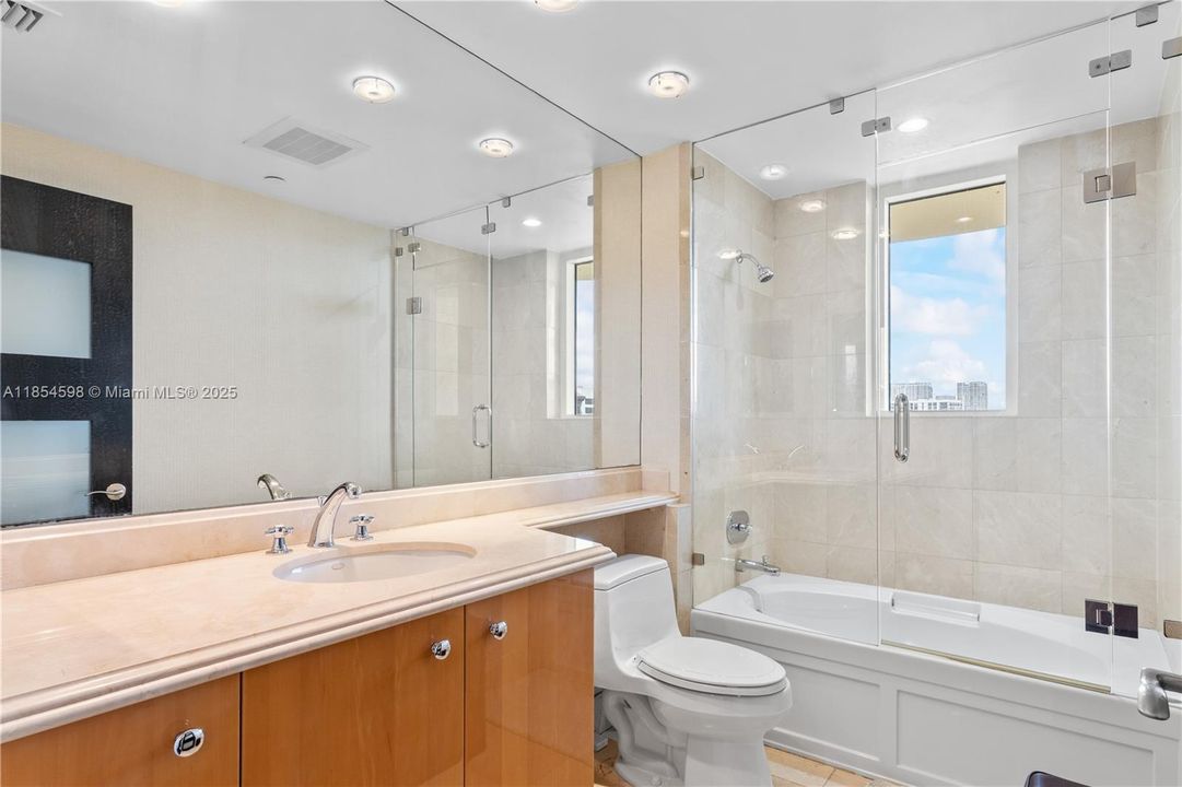 For Sale: $3,300,000 (3 beds, 3 baths, 2214 Square Feet)