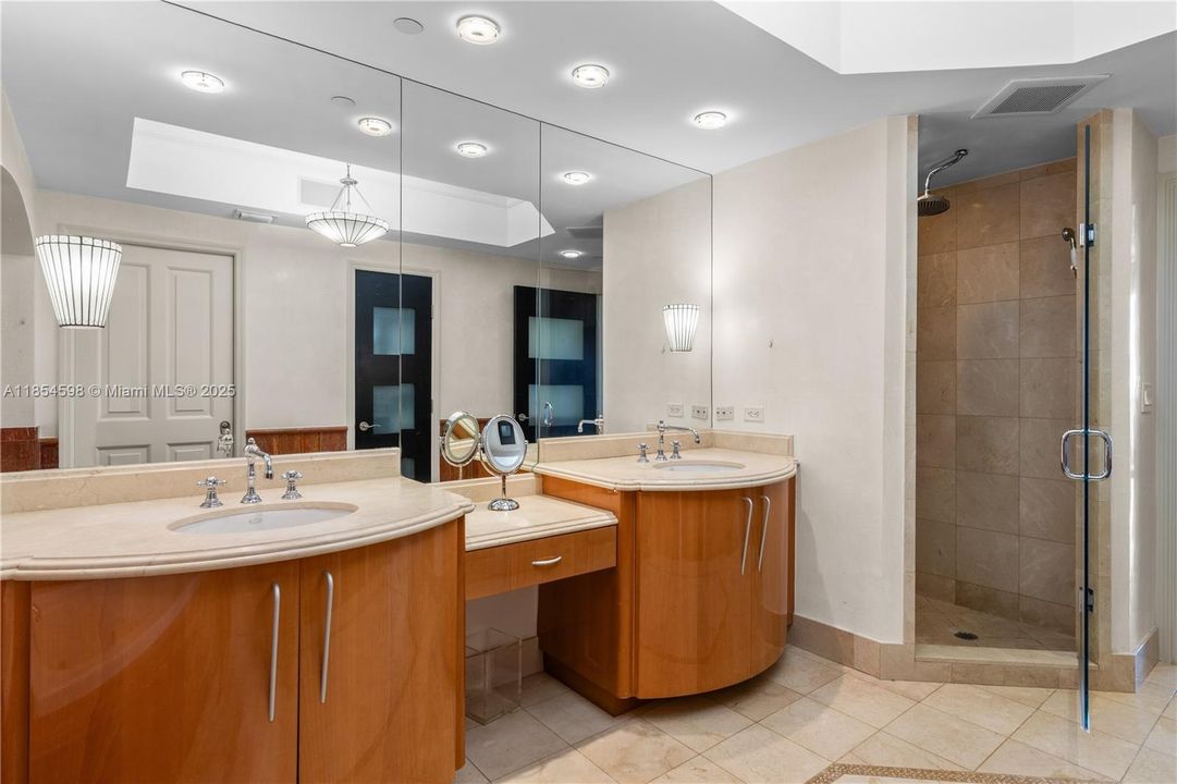 For Sale: $3,300,000 (3 beds, 3 baths, 2214 Square Feet)