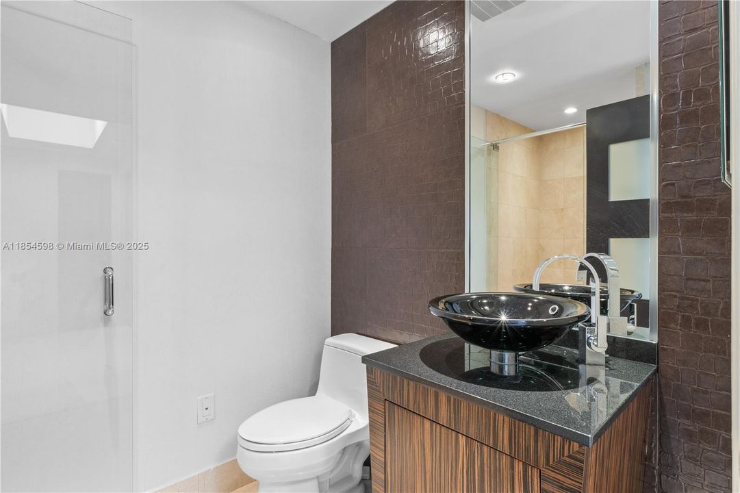 For Sale: $3,300,000 (3 beds, 3 baths, 2214 Square Feet)