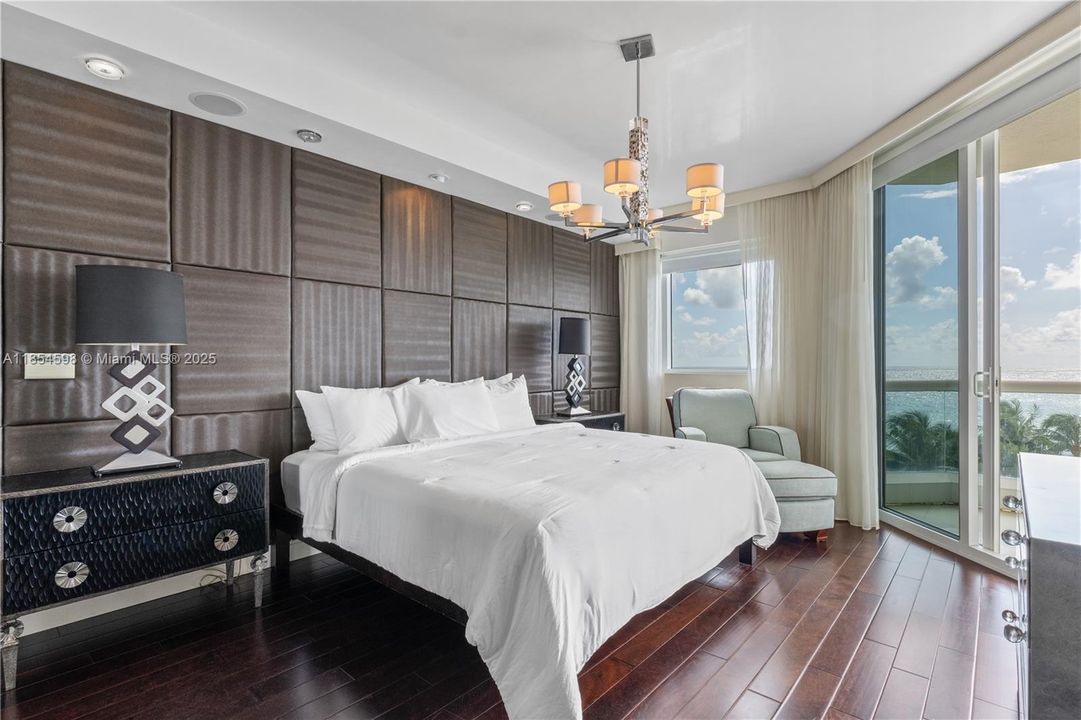 For Sale: $3,300,000 (3 beds, 3 baths, 2214 Square Feet)